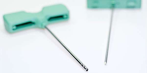 Bone marrow aspiration needle
